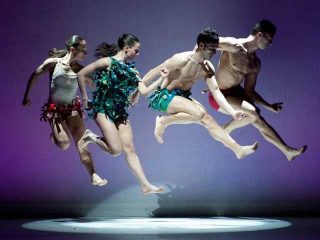 kataklo-athletic-dance-theatre_4